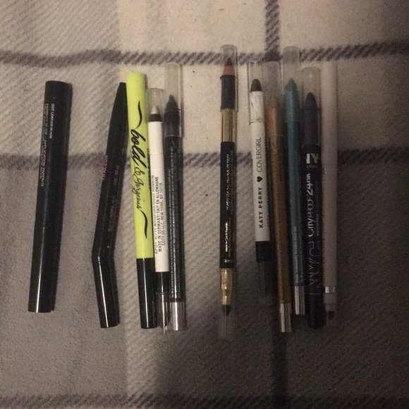 Liquid / eye pencil bundle. all new or used once - Picture 1 of 1